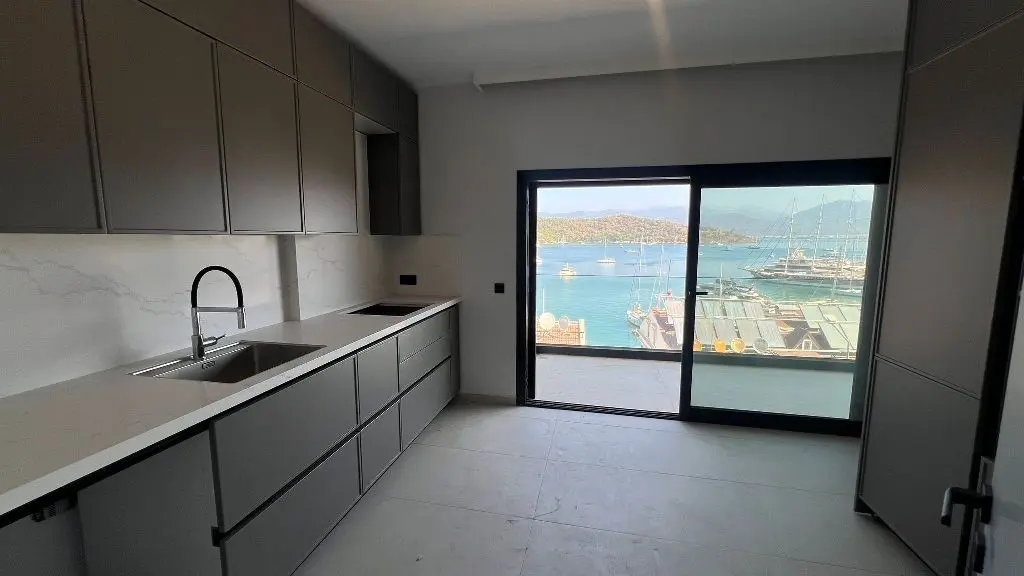 Fitted kitchen